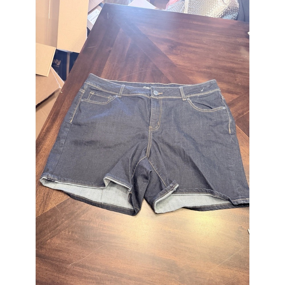 Maurice's Women's dark wash denim stretch shorts size 18 dark wash 7 in inseam